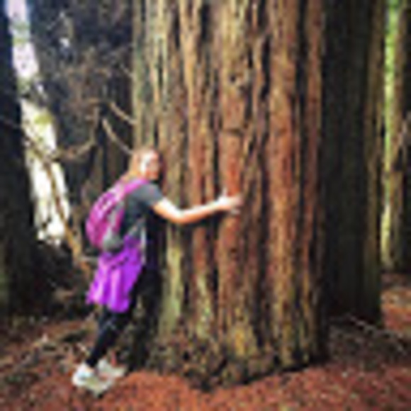 Meet your Posher, Lara - Picture 1 of 1